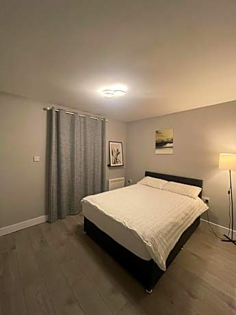 Basement Flat with Garden