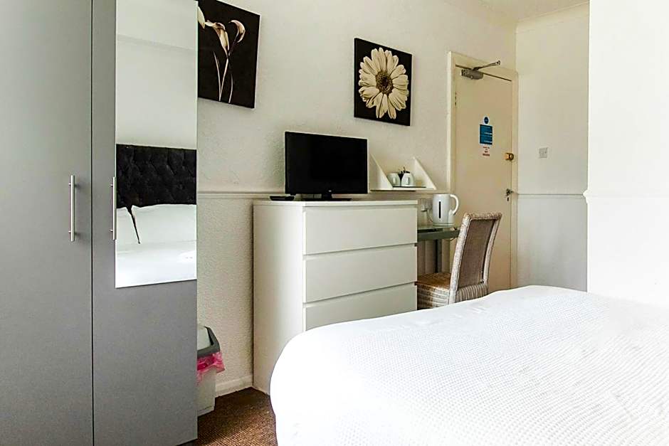 OYO The Longlands Hotel