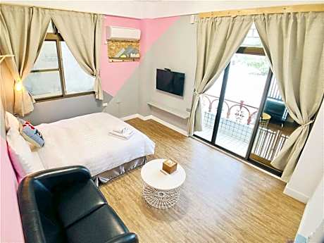 Economy Double Room with Shared Bathroom