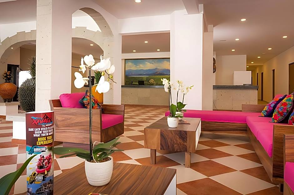 Nomads Party Hotel & Hostel