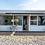Jack & Di's Waiteti Lakefront Motel