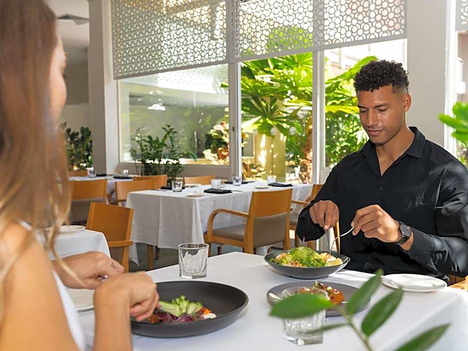 Pullman Cairns International