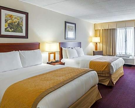 Queen Room with Two Queen Beds - Non-Smoking