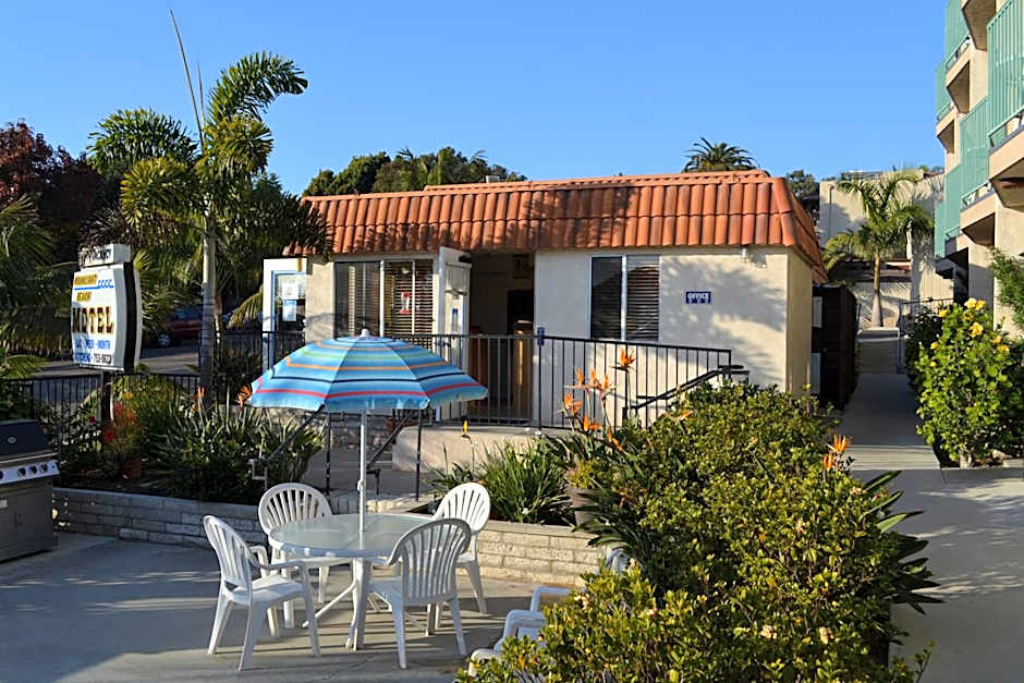 Moonlight Beach Motel