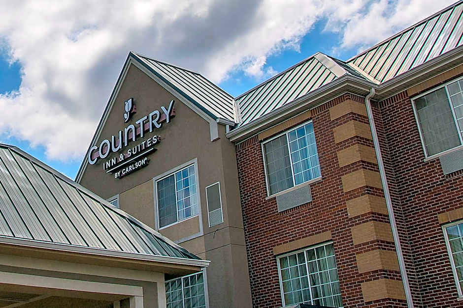 Country Inn & Suites by Radisson, Valparaiso, IN