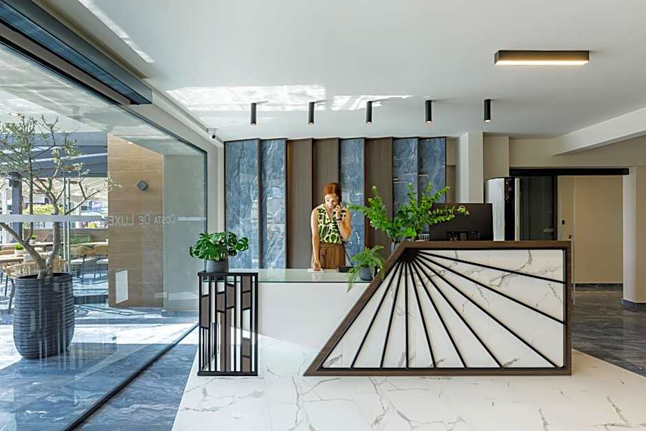 Costa De Luxe Suites