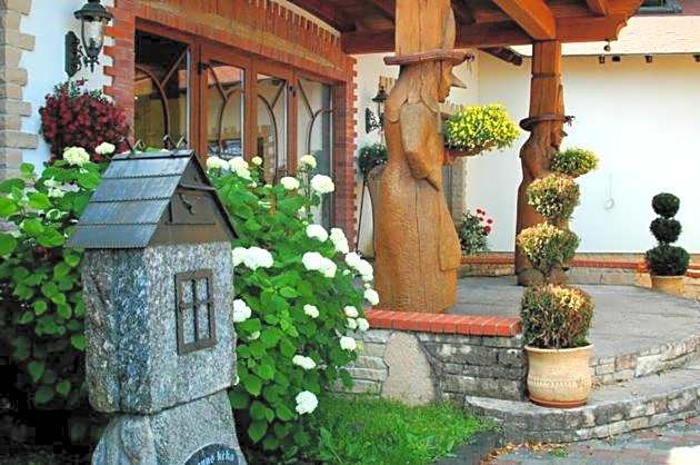 Raganas Ķēķis Hotel