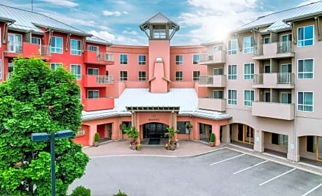 Manteo Resort Waterfront Hotel & Villas