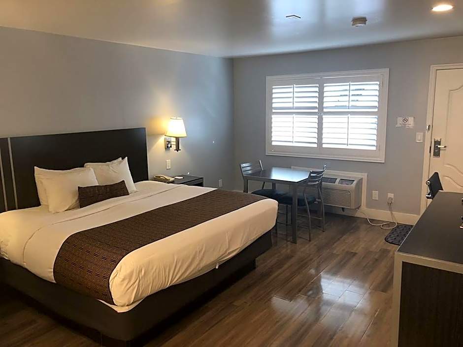 Pacific Inn