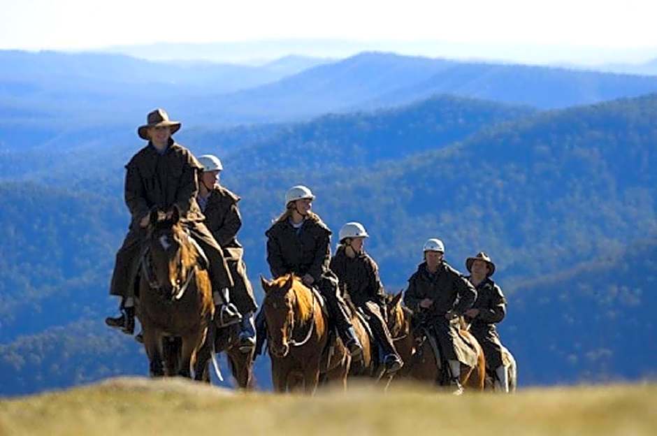 Horizons 201 - Lake Front Studio l Pool l Tennis Court l Bar l WiFi