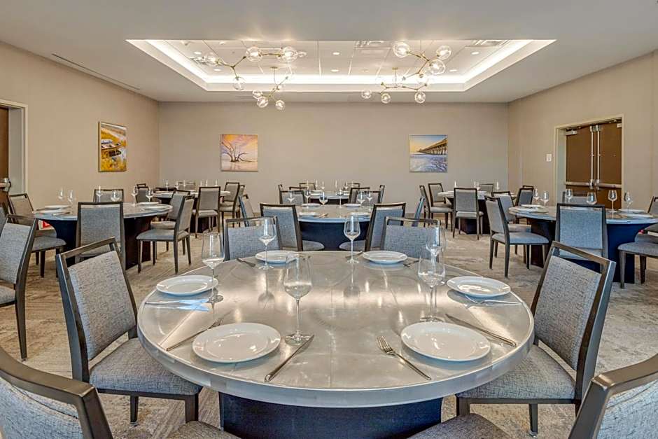 DoubleTree by Hilton Charleston Riverview