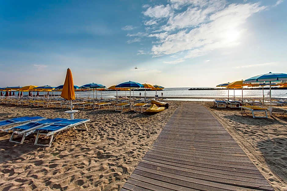 Hotel Asiago Beach