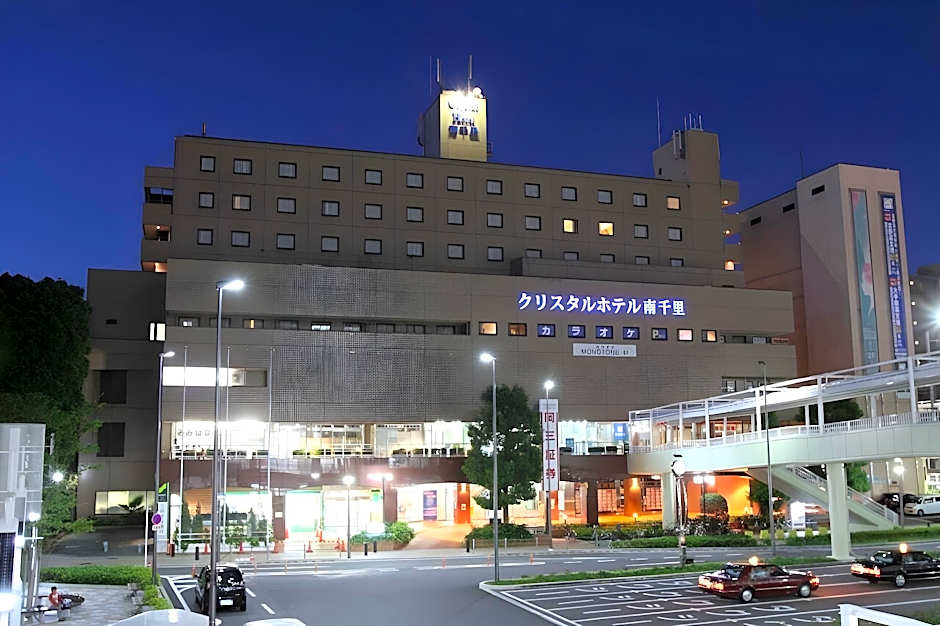 Minamisenri Crystal Hotel
