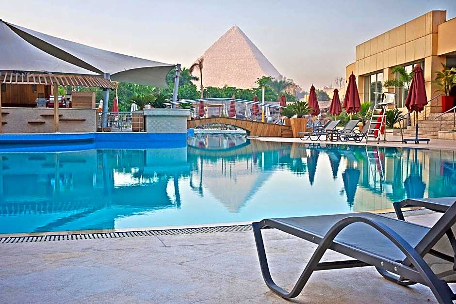 Le Meridien Pyramids Hotel & Spa