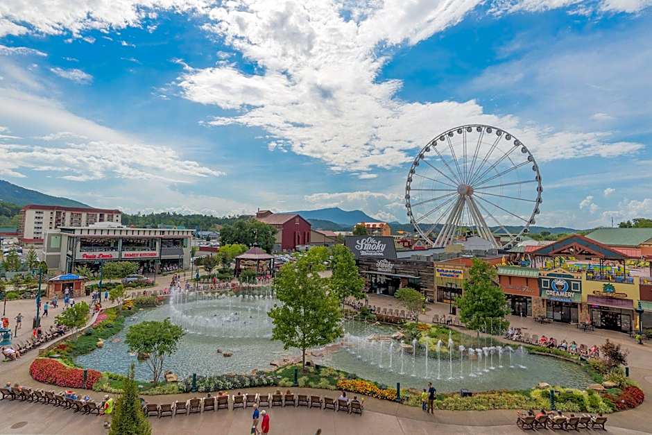 Holiday Inn & Suites Pigeon Forge Convention Center By IHG