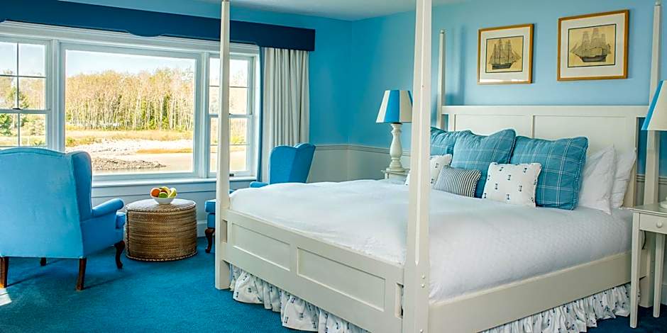 The Breakwater Inn & Spa
