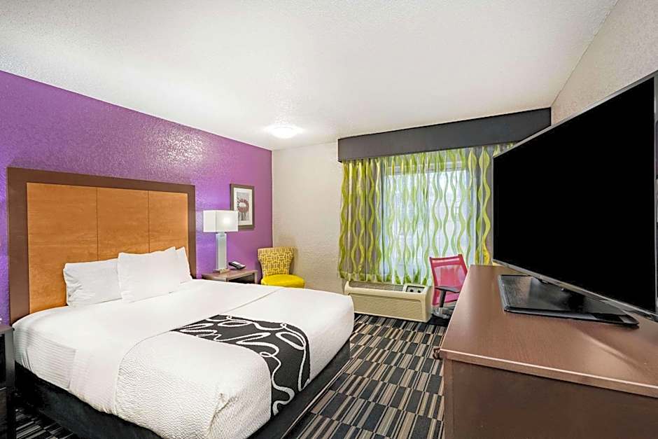 La Quinta Inn & Suites by Wyndham El Dorado