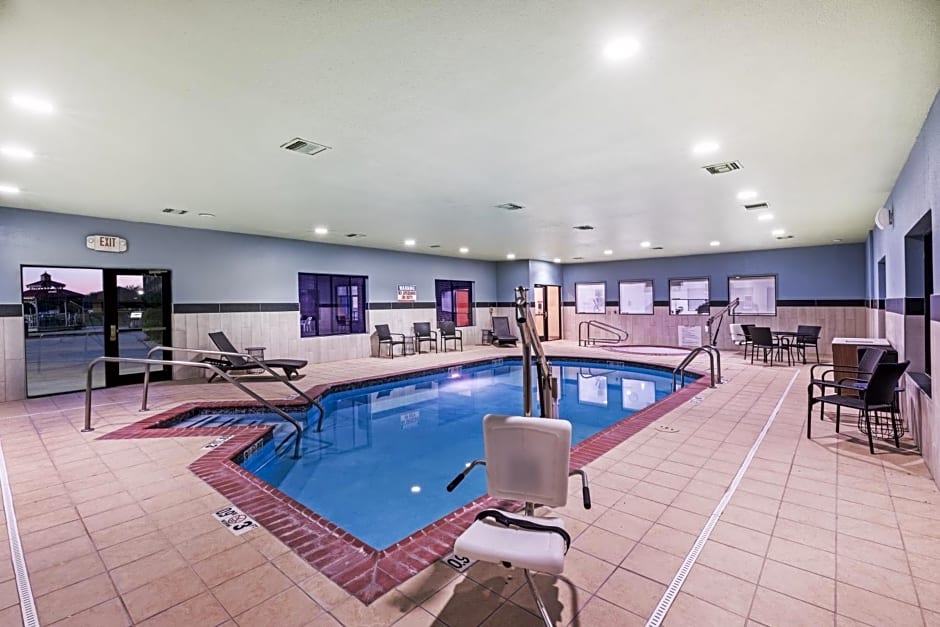 Holiday Inn Express Hotel & Suites Pryor By IHG