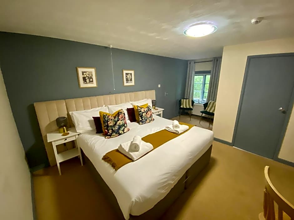 The Lion at West Pennard