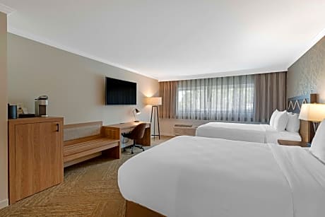 2 Queen Beds, Non-Smoking, Walk In Shower