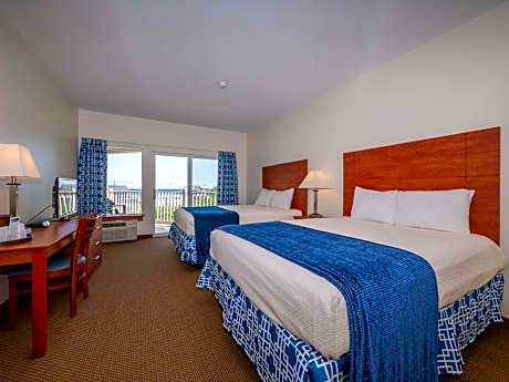 Deluxe Two Queen Beds with Balcony and Butler Pantry