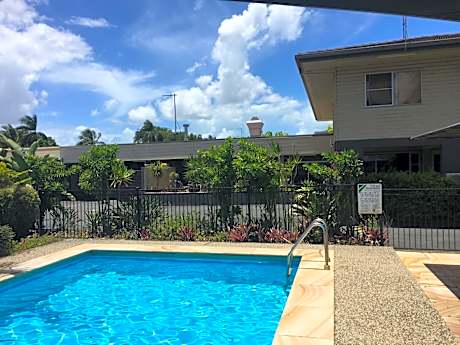 Country Plaza Motor Inn