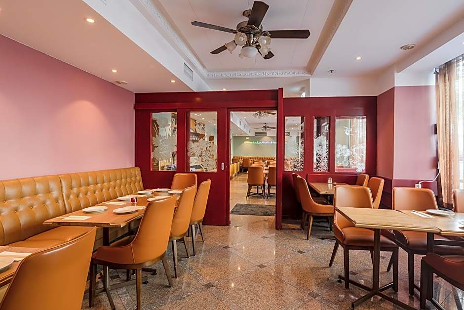 Crystal Plaza Hotel