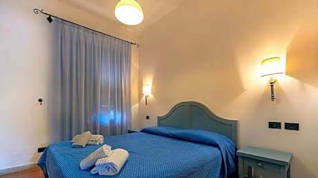 One-Bedroom Apartment with Sea View