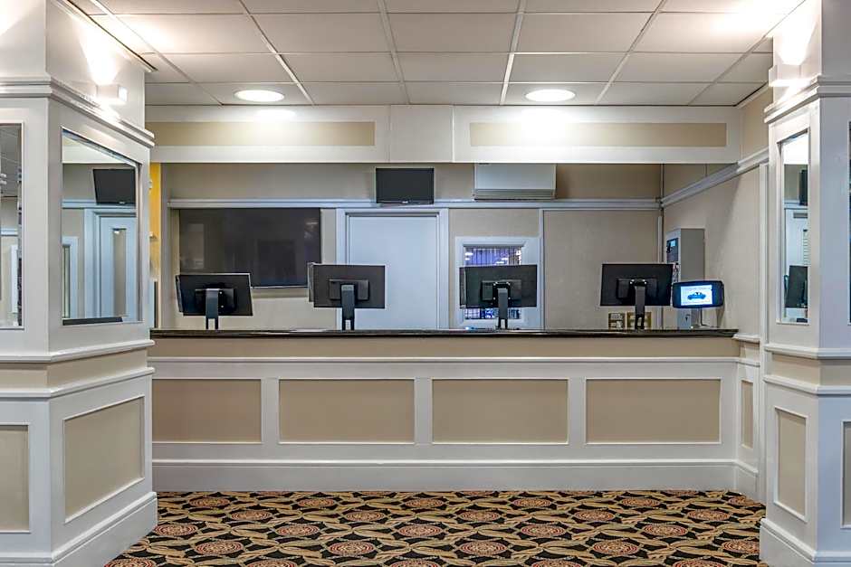 The Grand Burstin Hotel