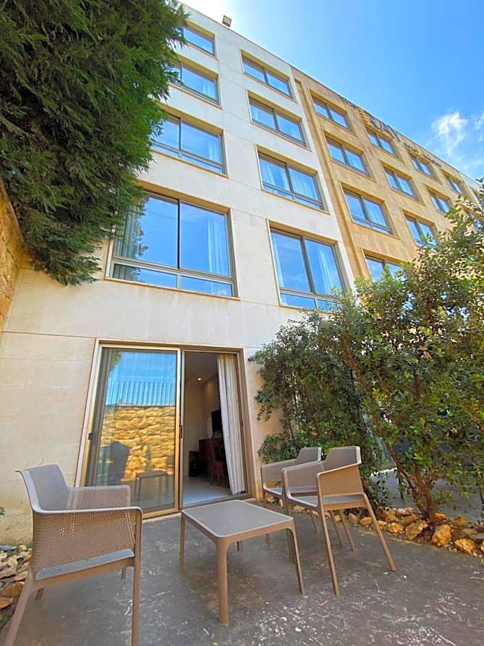 The Ray Hotel and Studios