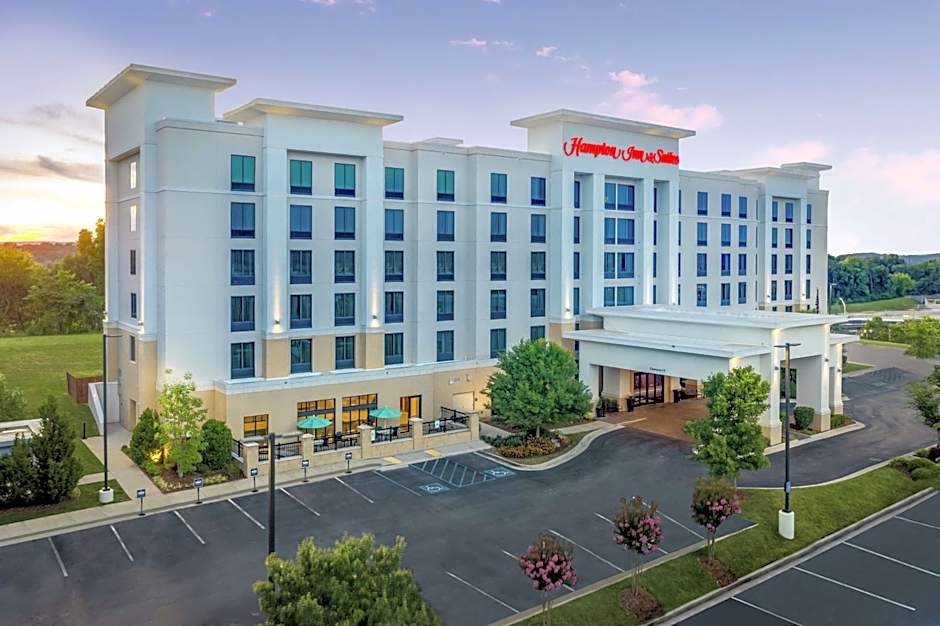 Photo 1 of 42 of Hampton Inn & Suites Chattanooga/Hamilton Place