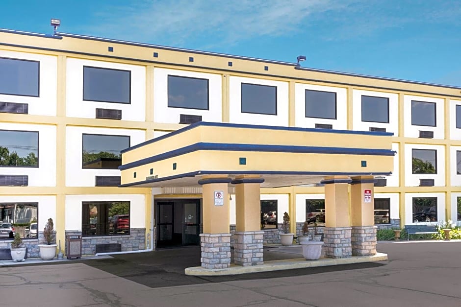 Days Inn by Wyndham Columbus Airport