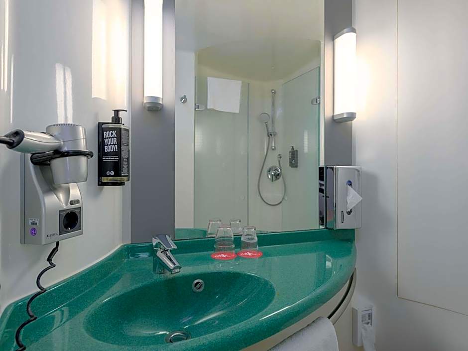 ibis Hotel Köln Airport