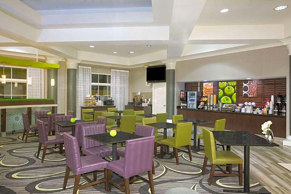 La Quinta Inn & Suites by Wyndham Westport