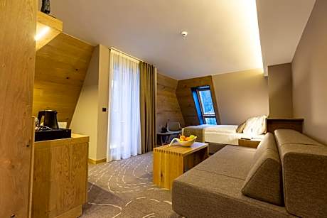 Triple Room with Mountain View