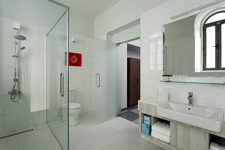 Palacio Provincial San Juan, Curio Collection by Hilton