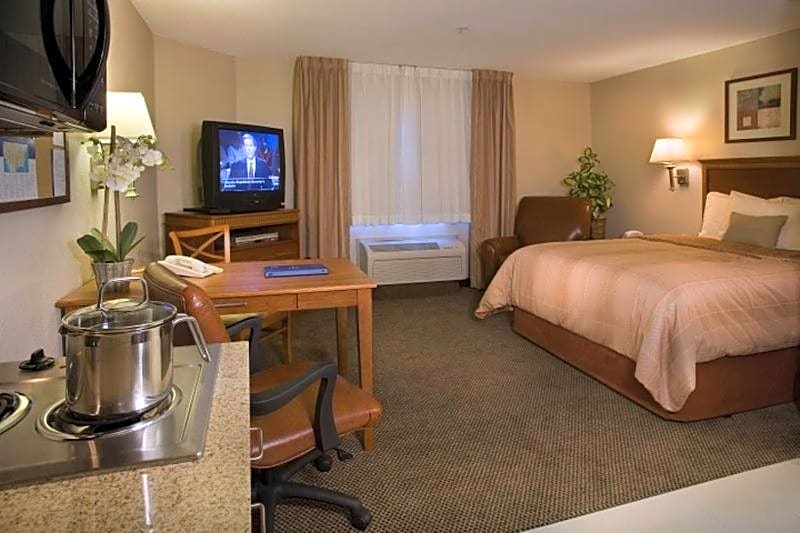 Candlewood Suites Fredericksburg, an IHG Hotel