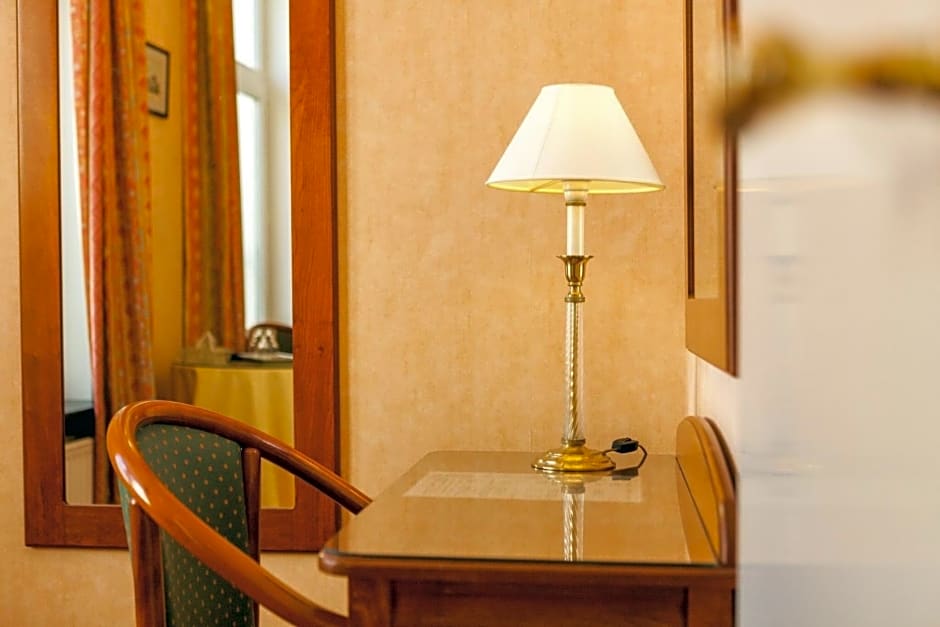 Avenue Hotel by F-Hotels