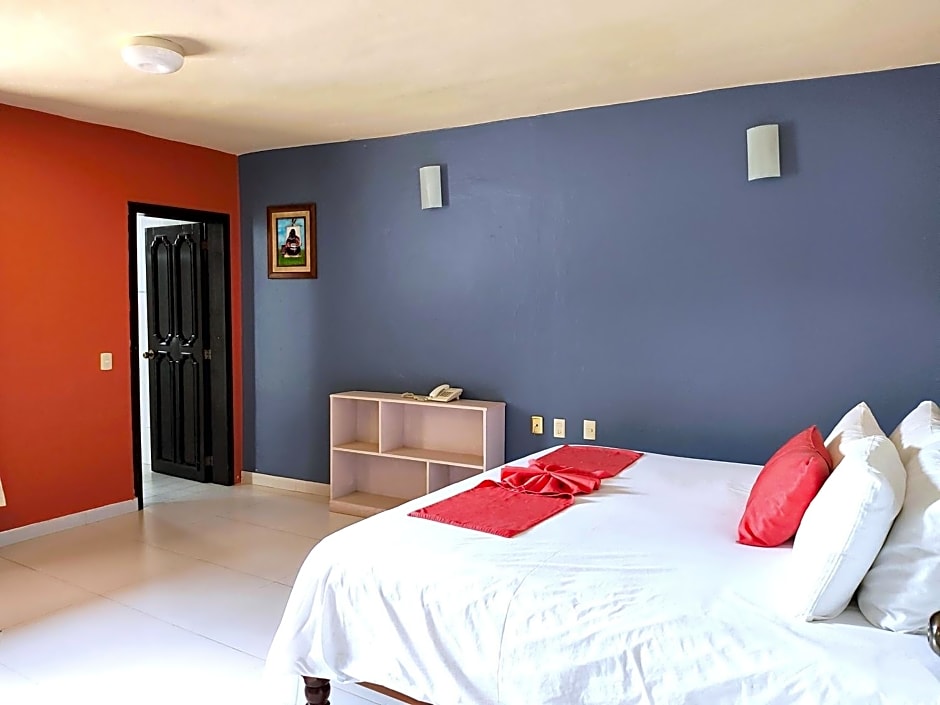 HOTEL JARDINES DEL CARMEN