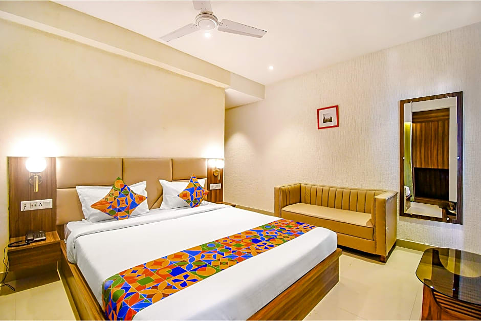 FabHotel Lake View Topsia - China Town