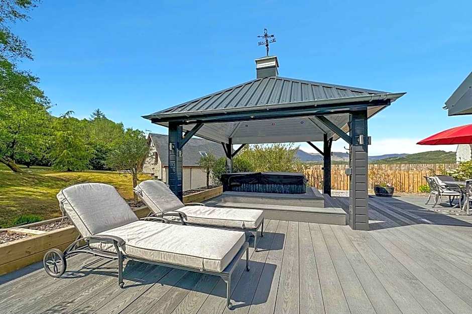 Little Fox Lodge Luxury Hideaway with Hot Tub Glencoe Near Fortwilliam