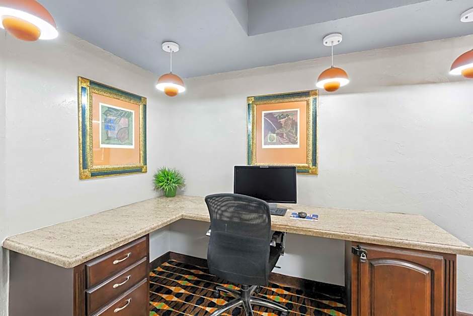 SureStay Plus Hotel by Best Western Lubbock Medical Center