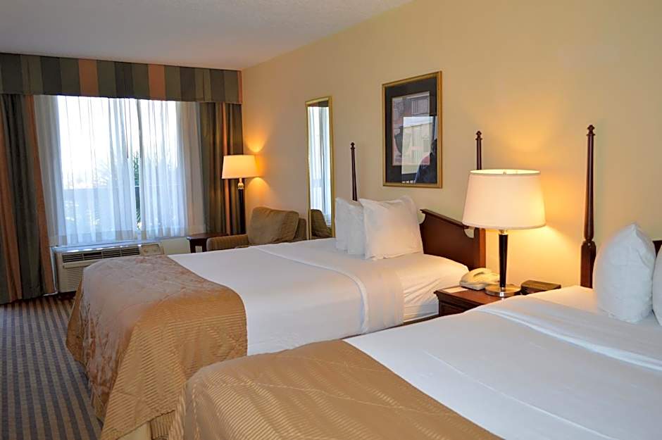 Opal Hotel & Suites