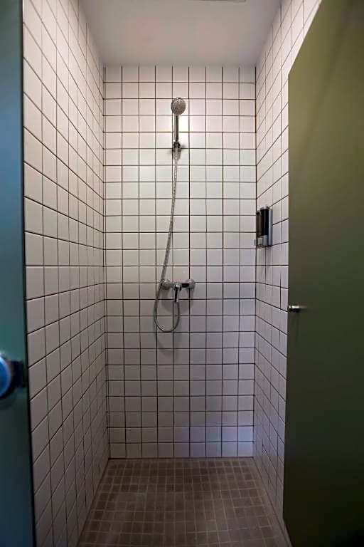 VTZ The Botanic Hostel