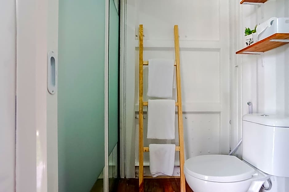 Container Smart Stay (CSS)