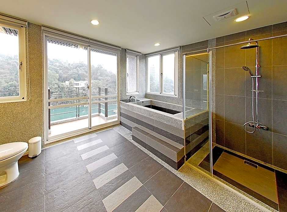 Sun Moon Lake Karuizawa Villa B&B