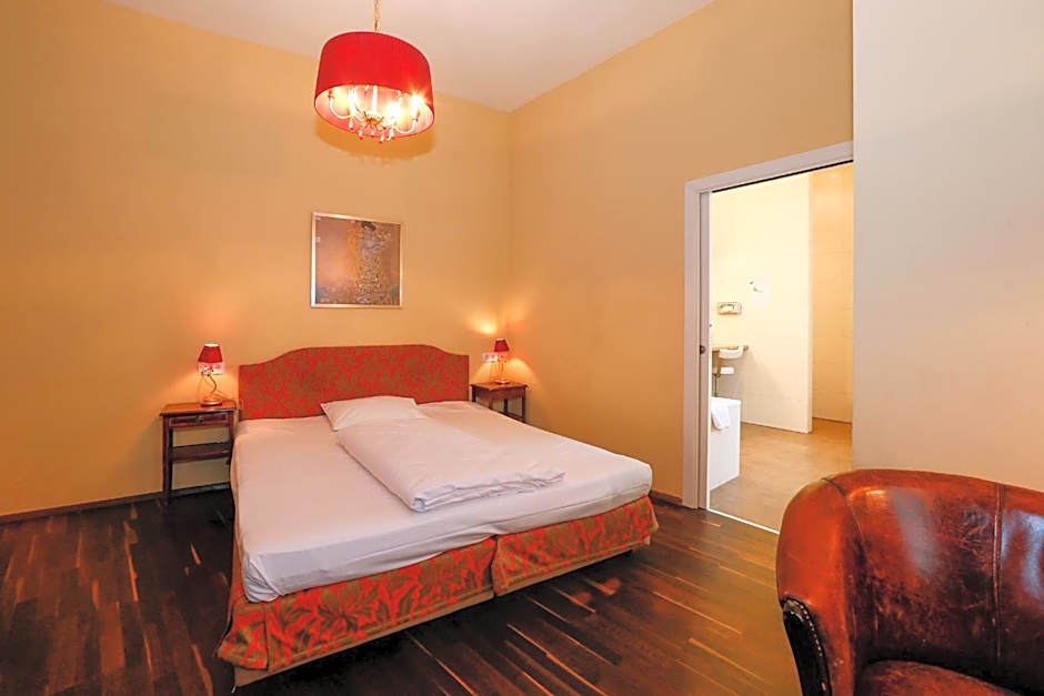 Timeout City Hotel, 5 min to city center, Self Check In