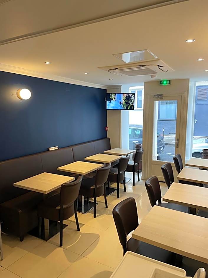 Mary's Hotel Republique