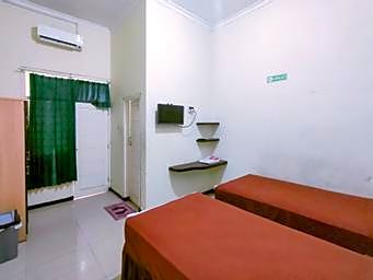 Djati Homestay Redpartner near Gor Djarum Kudus