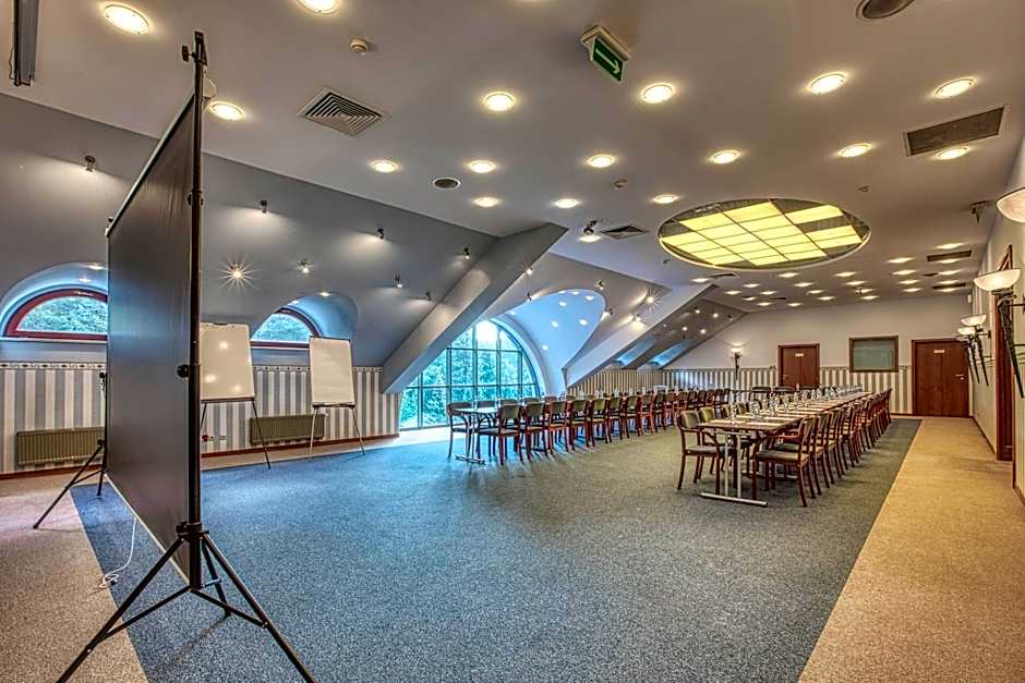 4 Pory Roku Resort Sauna & Spa